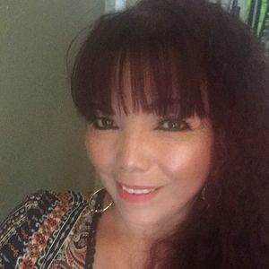 Meet your Posher, Elvia